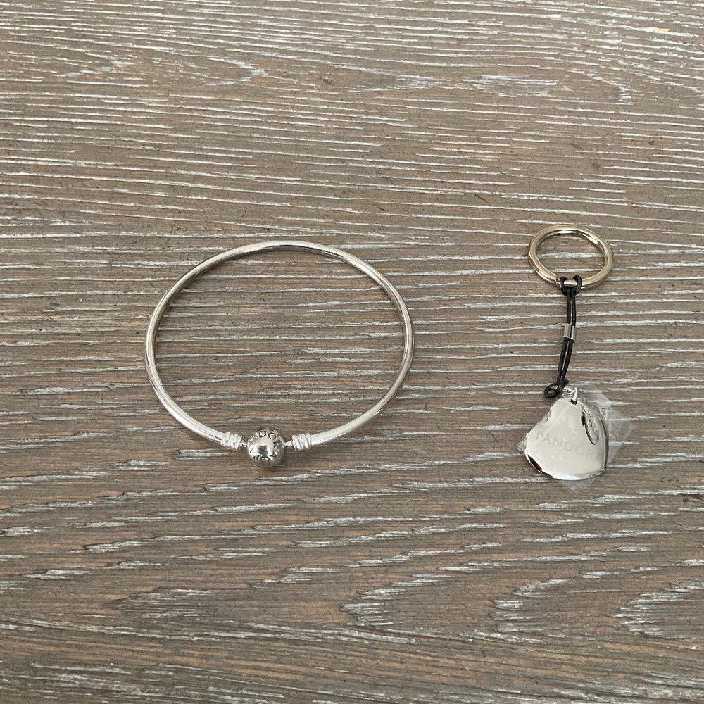 Pandora Clasp Bangle Bracelet in Sterling Silver and Heart Charm, Size L